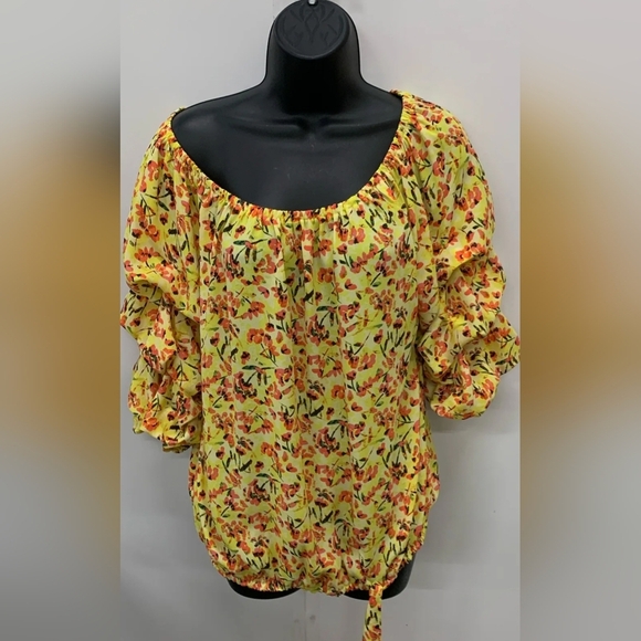 Vince Camuto Tops - NWT Vince Camuto Women's Yellow Floral Blouse Size Large MSRP $69